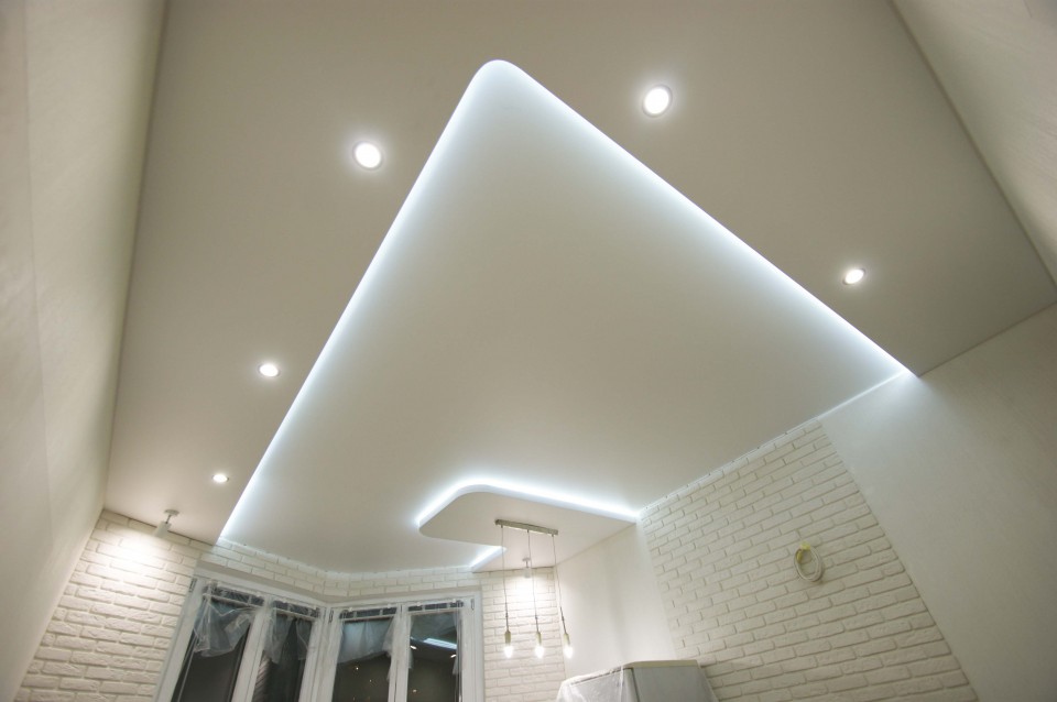 Заказать парящие натяжные потолки в г. Бахчисарай